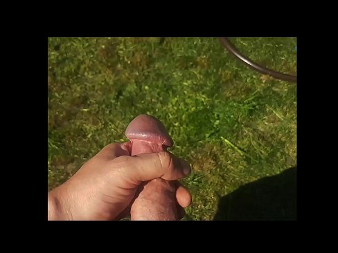 ❤️ A guapa quente recibe o seu coño rosa fodido e corre cun chorro nun xardín de verán ☑ Vídeo anal na pornografía gl.virtsextor.ru ☑