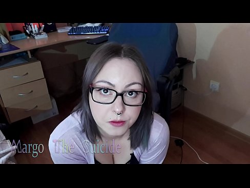 ❤️ Moza sexy con lentes chupa un consolador profundamente ante a cámara ☑ Vídeo anal na pornografía gl.virtsextor.ru ☑